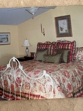 EUC  Floral Quilted Comforter Set and set of matching drapes in Rose and Sage